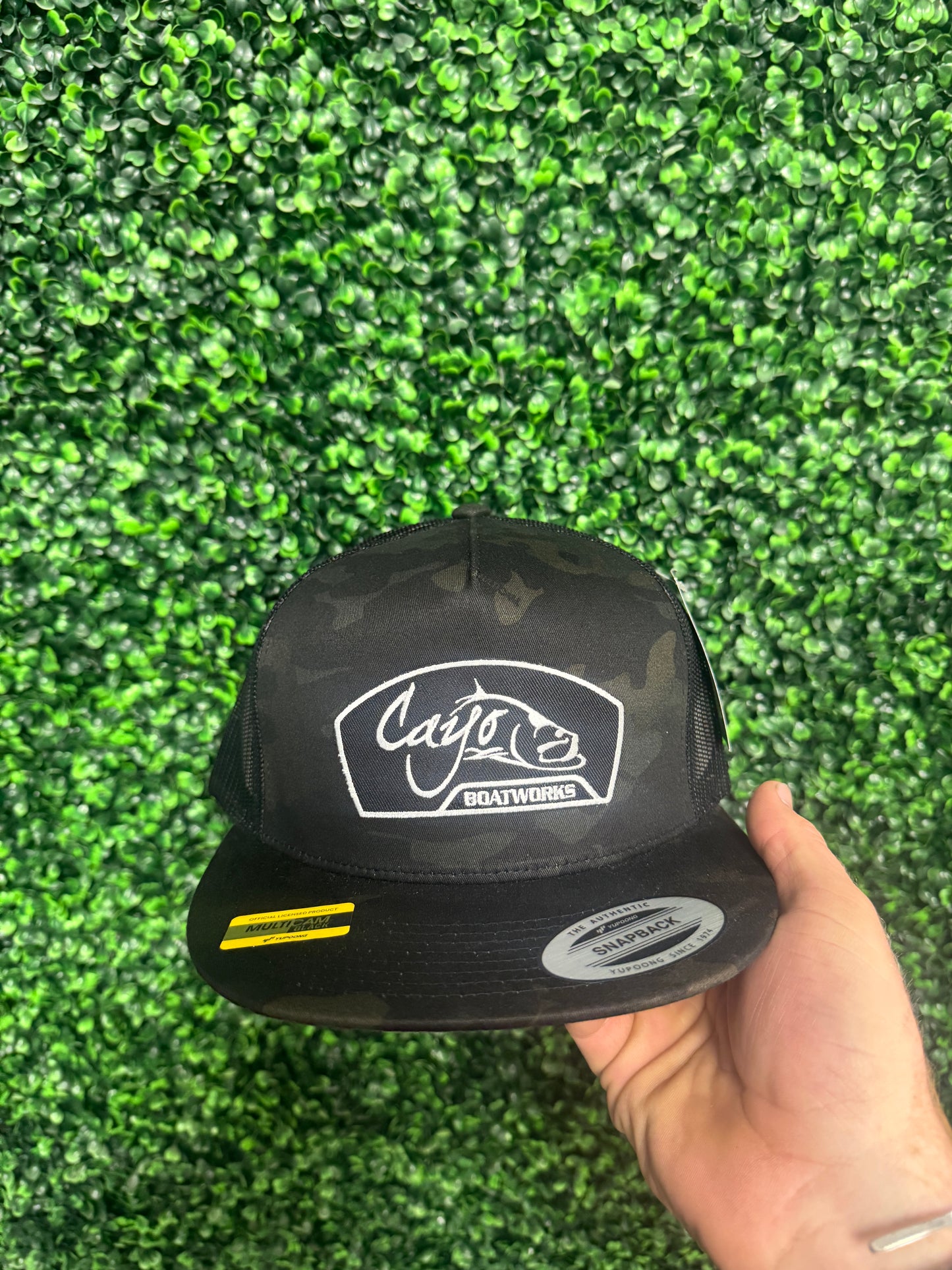 Cayo Black Multicam Flat Brim