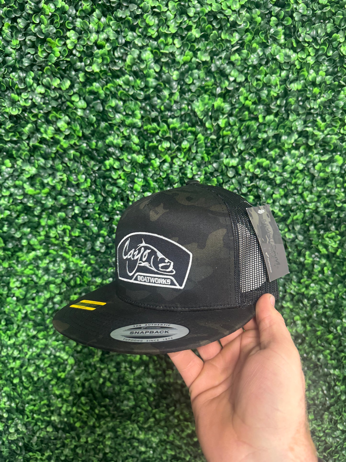 Cayo Black Multicam Flat Brim